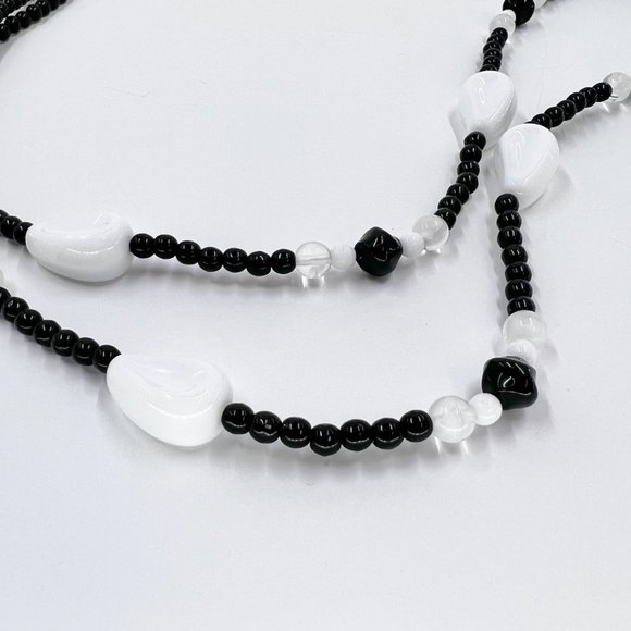 Simple Black & White Glass Beaded Single Strand 30” Necklace - Picture 6 of 6